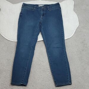 FREE PEOPLE 4 POCKET DESIGN CROPPED SUPER STRETCH SKINNY JEANS. SIZE 30